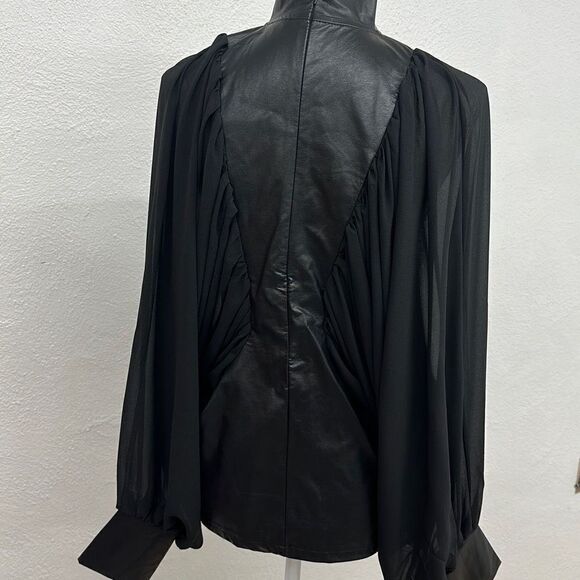 Chic Black Women's Blouse - Picture 4 of 8